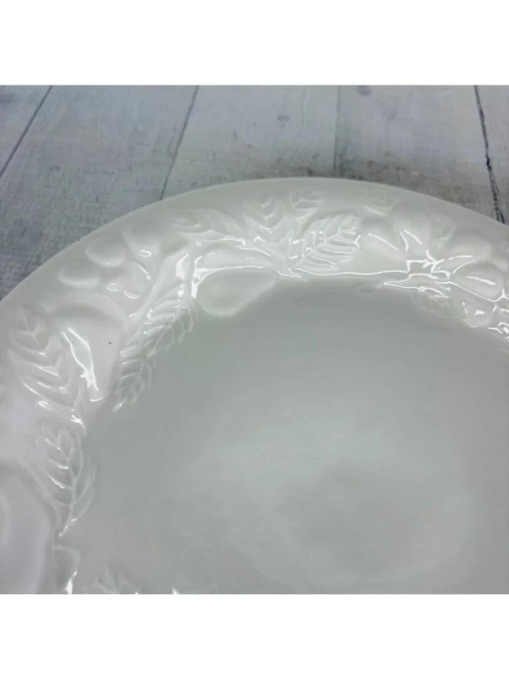 Gibson FRUIT Embossed Fruit White Shades Ceramic 10 1/8